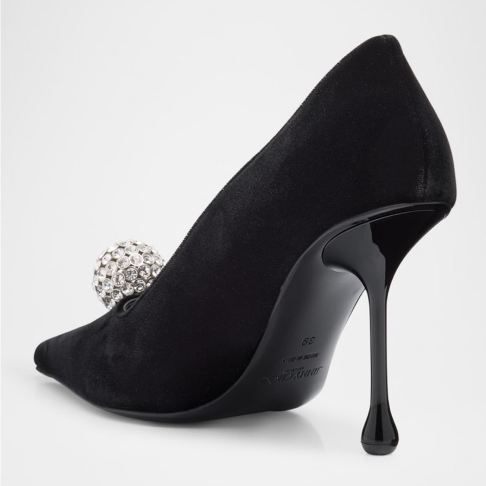 JIMMY CHOO
Crystal Orb Velvet Pumps
|EU 35.5 - Picture 11 of 12